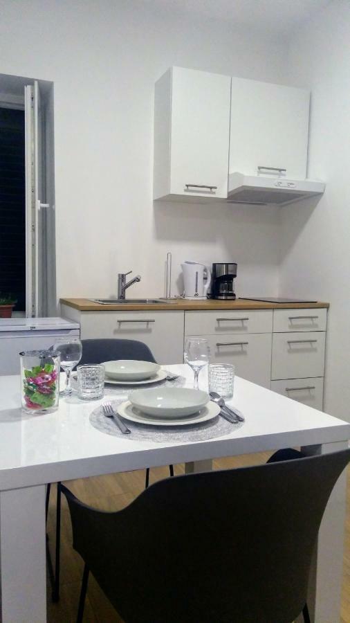 Studio Apartman Adris Hotel Šibenik Buitenkant foto