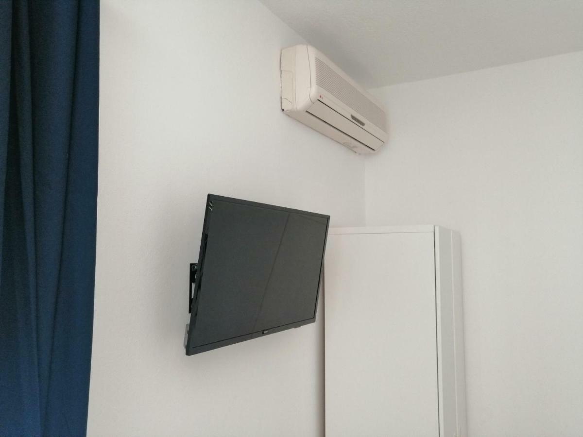 Studio Apartman Adris Hotel Šibenik Buitenkant foto